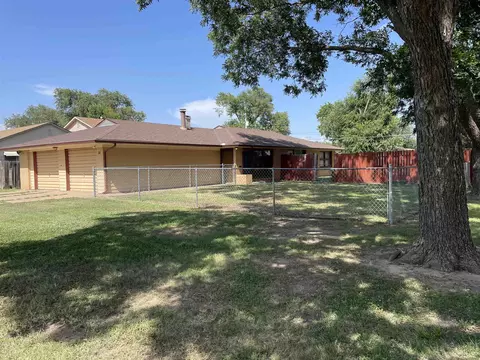 415 N Gardner, Wellington, KS 67152