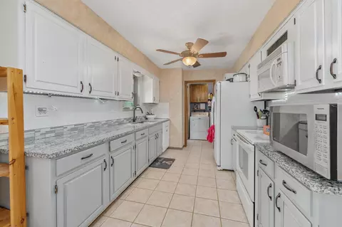 Kitchen - 3 N Willow, Mulvane, KS 67110 photo 1 of 5
