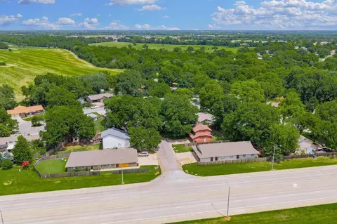 View/Area - 3 N Willow, Mulvane, KS 67110 photo 1 of 4
