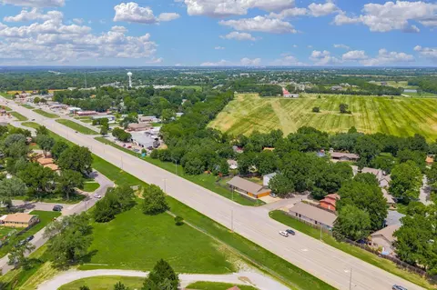 View/Area - 3 N Willow, Mulvane, KS 67110 photo 4 of 4