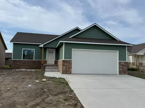 5061 N Toben Ct, Bel Aire, KS 67226