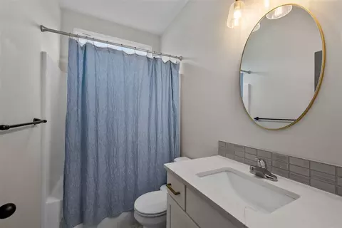 Bath - 4909 N Emerald Ct, Maize, KS 67101 photo 2 of 3
