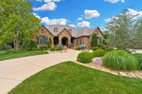 2214 N Lindsay Cir, Wichita, KS 67230
