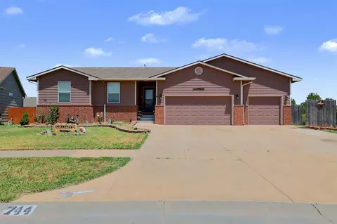 744 N Wakefield, Valley Center, KS 67147
