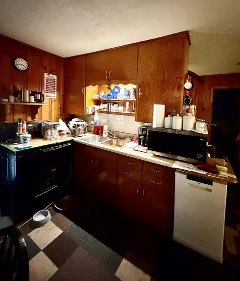 Kitchen - 469 Aa70 Rd, Fall River, KS 67047 photo 1 of 1