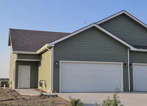 1302 Steve Hawley Ln, Salina, KS 67401