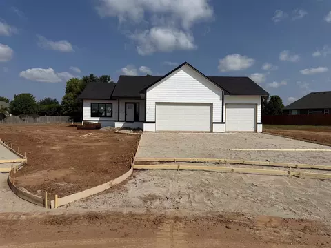 411 S Stoney Creek St, Clearwater, KS 67026