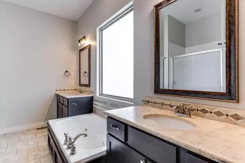 Bath - 4011 N Bluestem Ct, Maize, KS 67101 photo 1 of 3