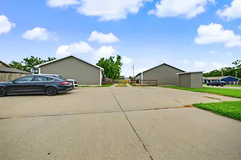601-603 Huehl Cir #605-607 HUEHL CIR, Salina, KS 67401