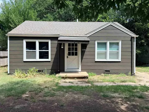 2220 S Minneapolis Ave, Wichita, KS 67211