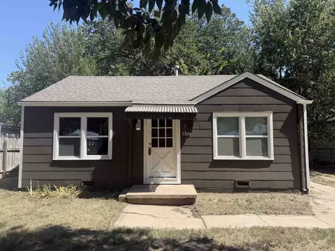 2220 S Minneapolis Ave, Wichita, KS 67211