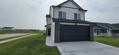 5192 N Toben Dr, Bel Aire, KS 67226