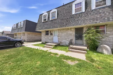 2215 S Market St #2217, Wichita, KS 67211
