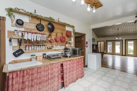 Kitchen - 426 SE 10 Ave, Anthony, KS 67003 photo 2 of 3