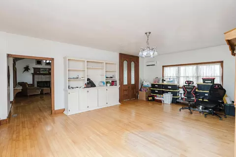 Living - 426 SE 10 Ave, Anthony, KS 67003 photo 1 of 2
