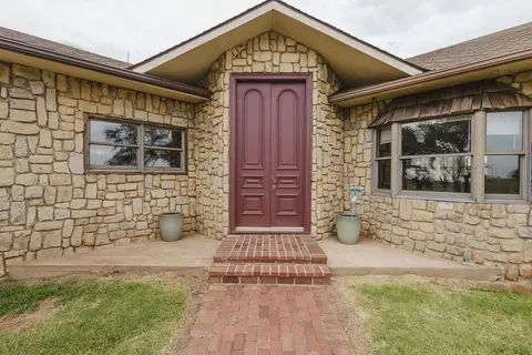 Exterior - 426 SE 10 Ave, Anthony, KS 67003 photo 2 of 6