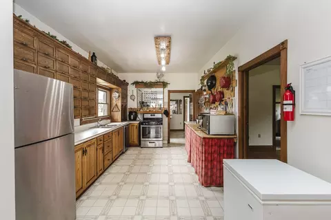 Kitchen - 426 SE 10 Ave, Anthony, KS 67003 photo 1 of 3