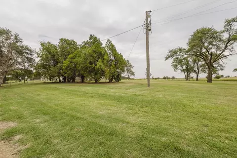 Exterior - 426 SE 10 Ave, Anthony, KS 67003 photo 6 of 6
