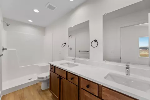 Bath - 12059 W Arvada Blvd, Maize, KS 67101 photo 2 of 4