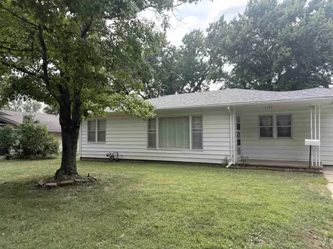 1127 S Shelden St, El Dorado, KS 67042