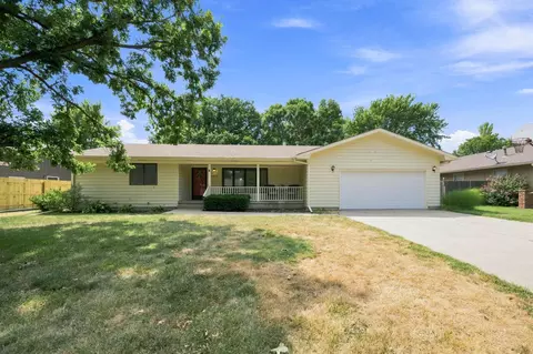 2905 Bluestem Ct, North Newton, KS 67117