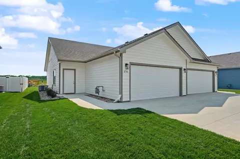 2711 Amelia Ln, Salina, KS 67401