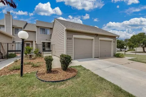 2221 N Bramblewood UNIT 402, Wichita, KS 67226