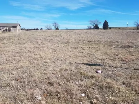 2000 S Woodlawn, Wichita, KS 67212