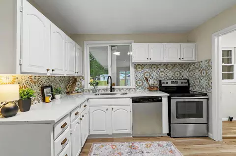 Kitchen - 545 S Queen, Maize, KS 67101 photo 2 of 2