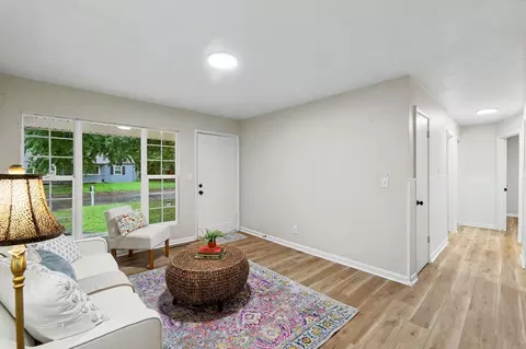 Living - 545 S Queen, Maize, KS 67101 photo 3 of 7