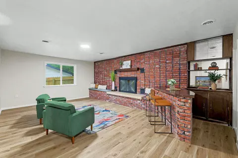 Living - 545 S Queen, Maize, KS 67101 photo 5 of 7