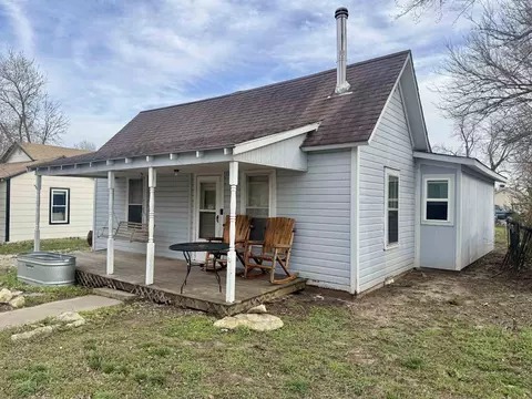 Exterior - 321 W Violet, Potwin, KS 67123 photo 5 of 5