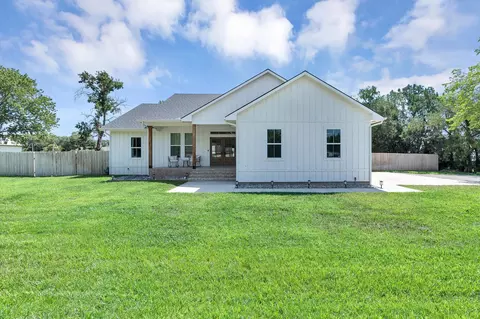 413 S Cranmer St, Conway Springs, KS 67031