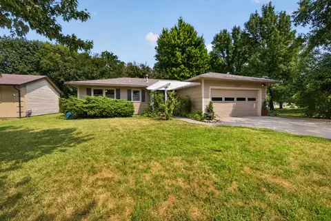 2100 N Ridgewood Dr, Wichita, KS 67208