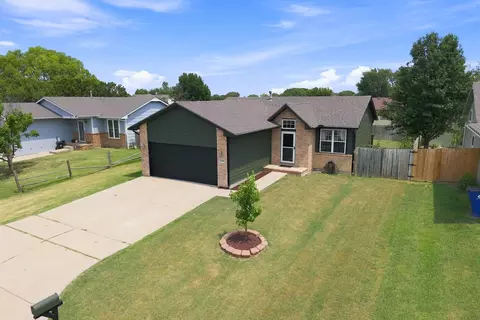 1930 S Brandon Cir, Wichita, KS 67207