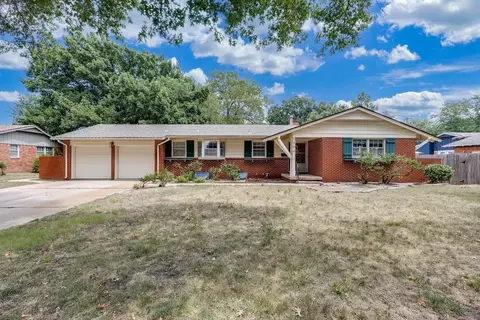 604 N Saint James Pl, Wichita, KS 67206