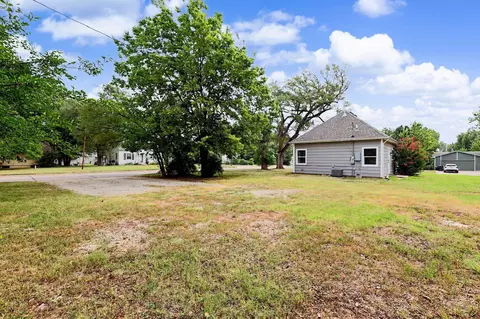 Exterior - 1237 N Osage, Augusta, KS 67010 photo 7 of 8