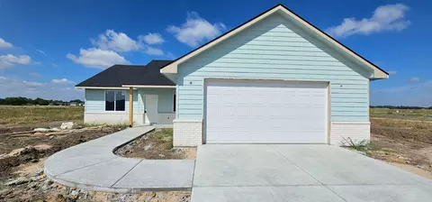 121 S Midway St, Valley Center, KS 67147