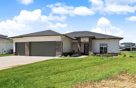 4646 W Emerald Bay Ct, Wichita, KS 67205