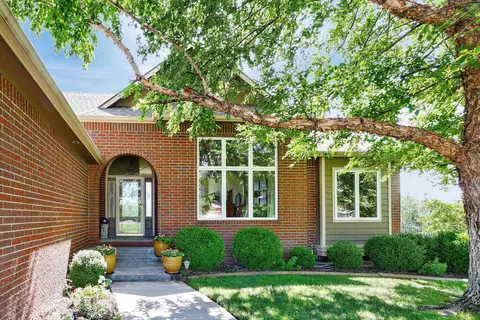 516 N Fiddlers Creek St, Valley Center, KS 67147
