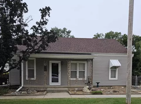 309 E 1st St, New Cambria, KS 67470