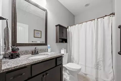 Bath - 1024 E Twisted Oak Rd, Derby, KS 67037 photo 2 of 2