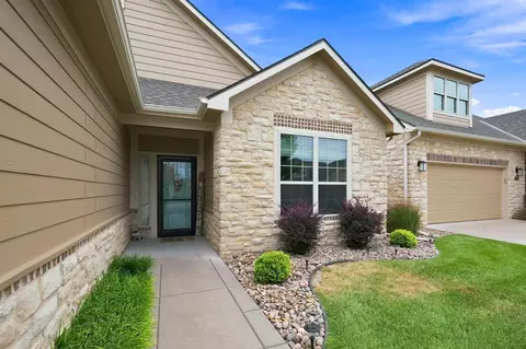 Exterior - 1024 E Twisted Oak Rd, Derby, KS 67037 photo 2 of 9