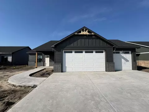 5817 Plumthicket St, Bel Aire, KS 67226
