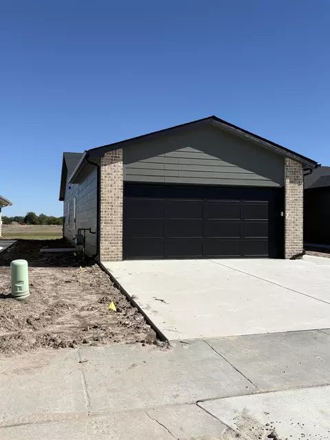 2912 S Denene # 100, Wichita, KS 67215