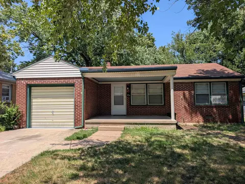 6008 E Castle Dr, Wichita, KS 67218