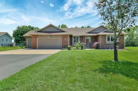 2005 E Pine Bay St, Wichita, KS 67216