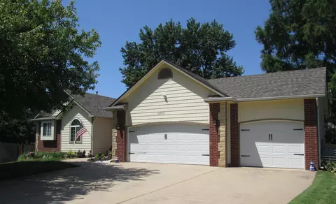 12705 W Hendryx Ct, Wichita, KS 67235
