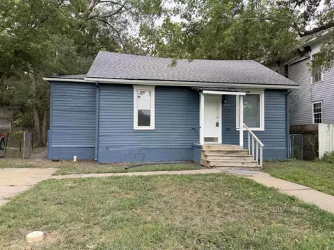 109 S West Pl, Salina, KS 67401