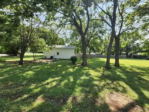 Exterior - 3100 N Ohio, Augusta, KS 67010 photo 6 of 8